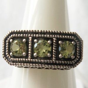 A peridot gemstone ring, 925 silver, trilogy ring, size 6 US, promise ring